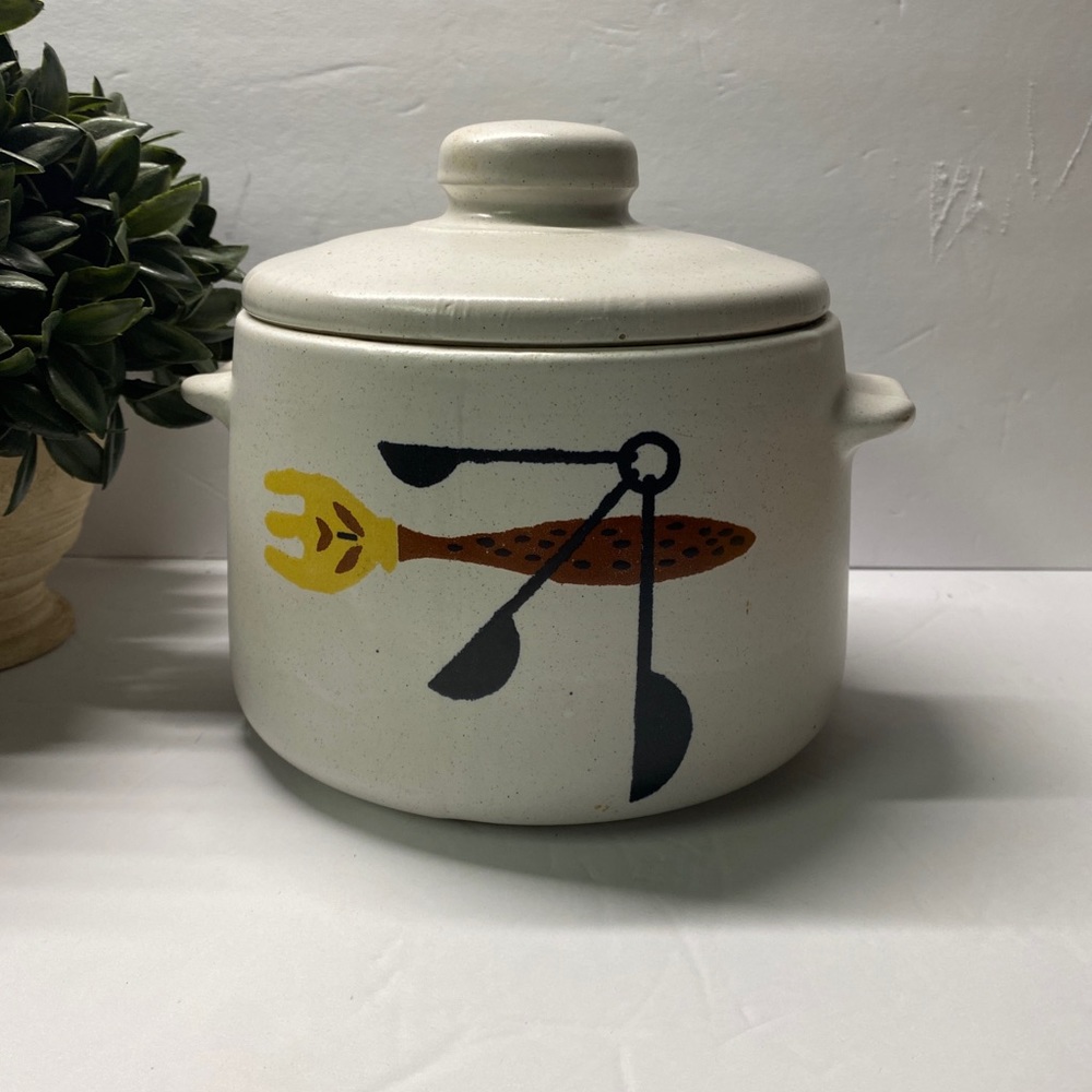 Vintage 1960s West Bend Pottery Stonewear Bean Pot Crock Cookie Jar With Lid 2 Q